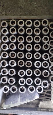 1.85g/cm3 内面にコーティングされた丸いギア 炭素連続鋳銅のための六角グラフィット