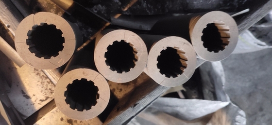 1.85g/cm3 内面にコーティングされた丸いギア 炭素連続鋳銅のための六角グラフィット